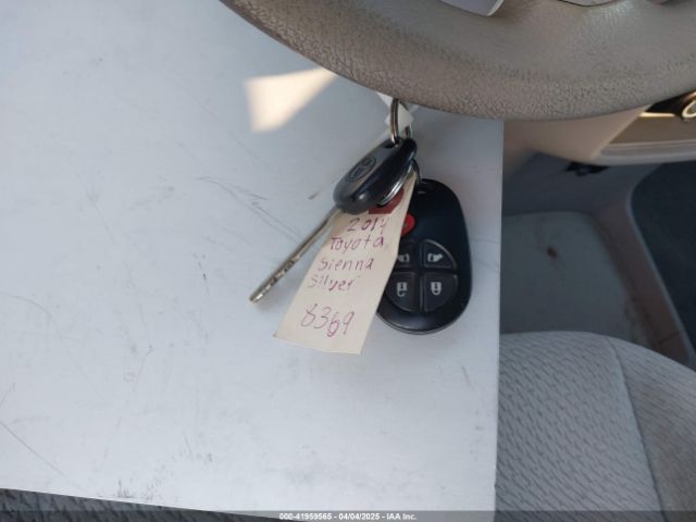5TDKK3DC1ES520561 Toyota Sienna Le V6 8 Passenger