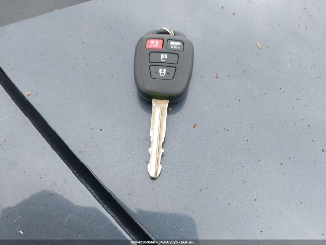 5YFBURHE1KP947817 Toyota COROLLA LE