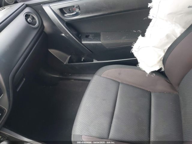 5YFBURHE1KP947817 Toyota COROLLA LE