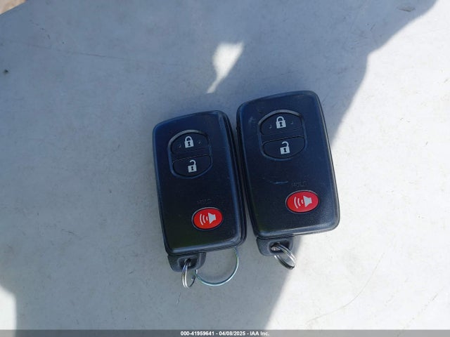 JTDZN3EU9E3290542 Toyota Prius V Five/three/two