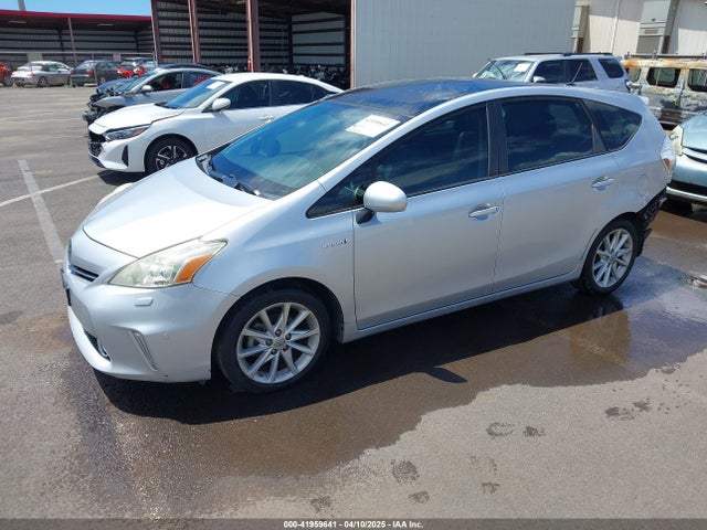 JTDZN3EU9E3290542 Toyota Prius V Five/three/two