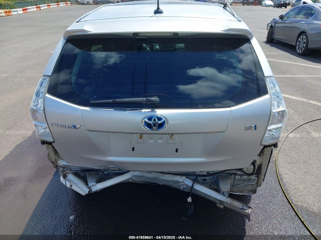 JTDZN3EU9E3290542 Toyota Prius V Five/three/two