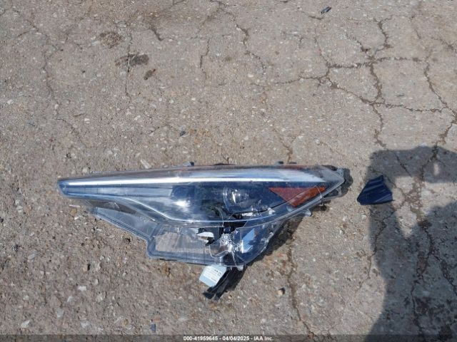7MUDAABG1NV038930 Toyota Corolla Cross Xle
