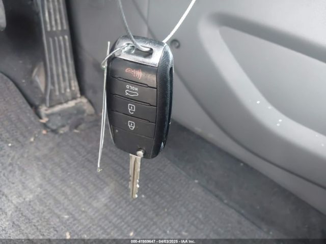 3KPFL4A70HE077197 KIA FORTE LX