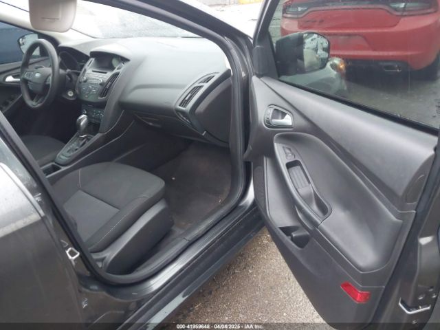 1FADP3F28FL219552 Ford FOCUS SE