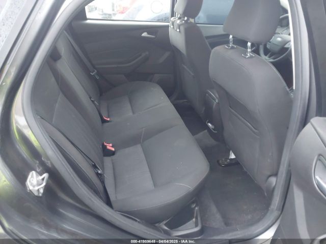 1FADP3F28FL219552 Ford FOCUS SE