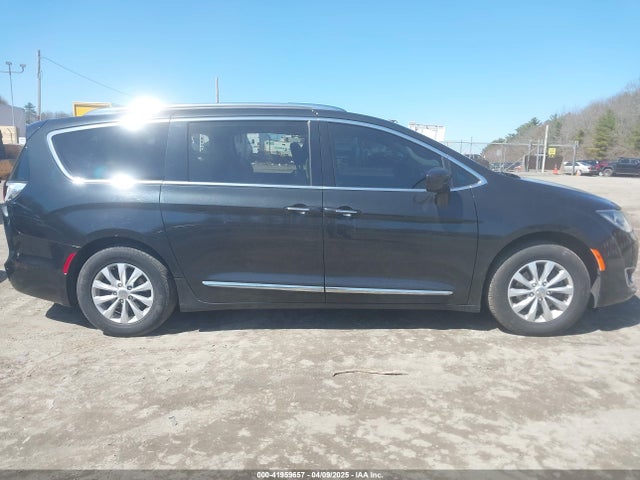 2C4RC1BG8KR651366 Chrysler Pacifica Touring L