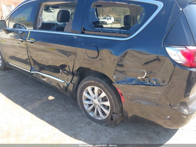 2C4RC1BG8KR651366 Chrysler Pacifica Touring L