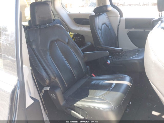 2C4RC1BG8KR651366 Chrysler Pacifica Touring L