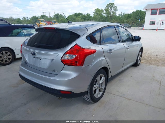 1FADP3K25EL410494 Ford FOCUS SE