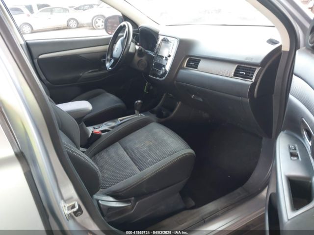 JA4AD3A31GZ004321 Mitsubishi Outlander Se