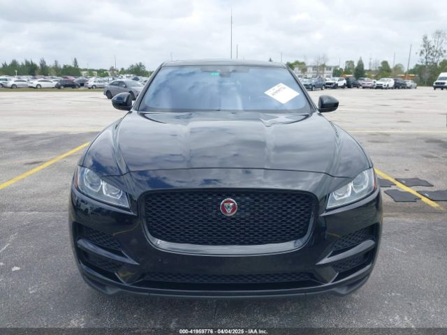 SADCJ2FX9KA354949 Jaguar F-pace 25t Premium