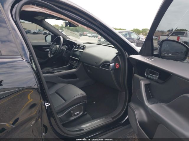 SADCJ2FX9KA354949 Jaguar F-pace 25t Premium