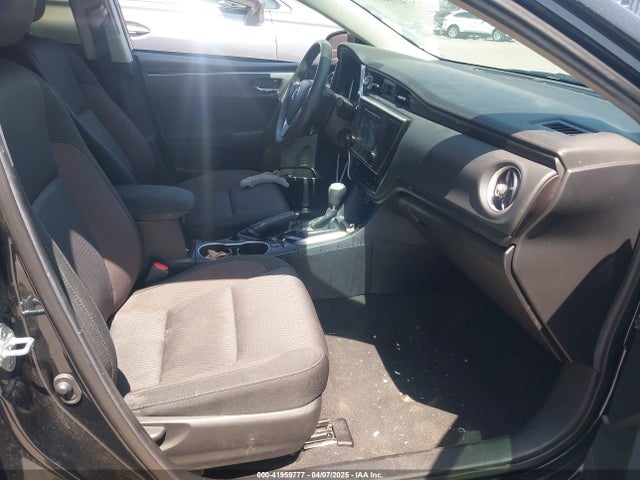 2T1BURHE1KC166800 Toyota COROLLA LE