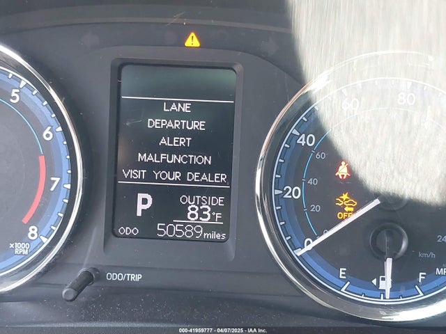 2T1BURHE1KC166800 Toyota COROLLA LE
