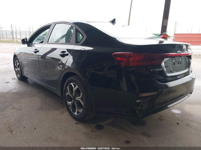 3KPF24AD6ME293638 KIA Forte Lxs
