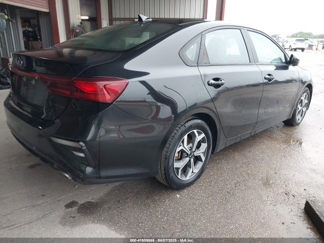 3KPF24AD6ME293638 KIA Forte Lxs
