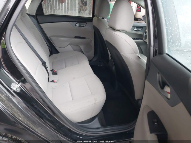 3KPF24AD6ME293638 KIA Forte Lxs