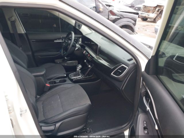 KNDEUCAAXR7582468 KIA SELTOS S