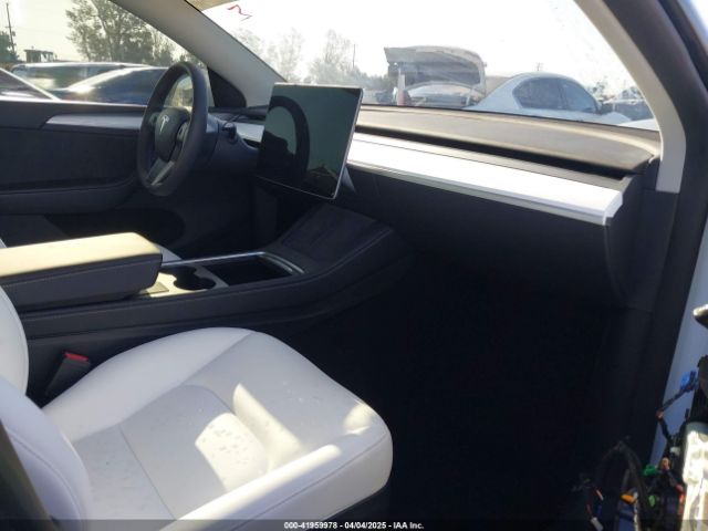 2023 TESLA MODEL Y 7SAYGDEE4PA114671 Photo 4