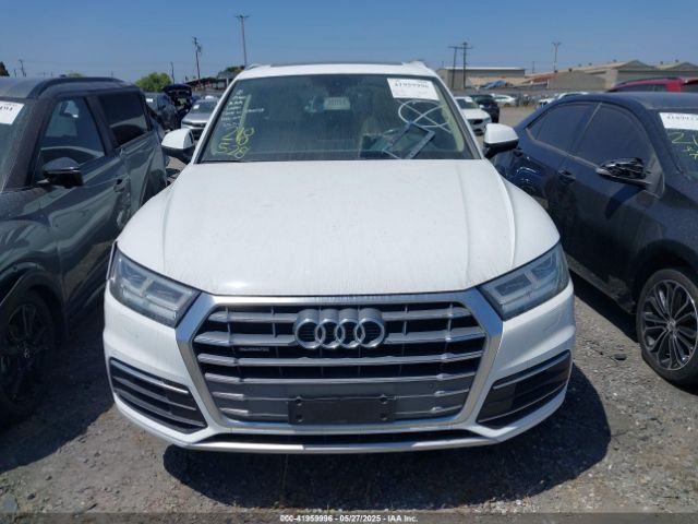WA1BNAFY9K2068814 Audi Q5 45 Premium
