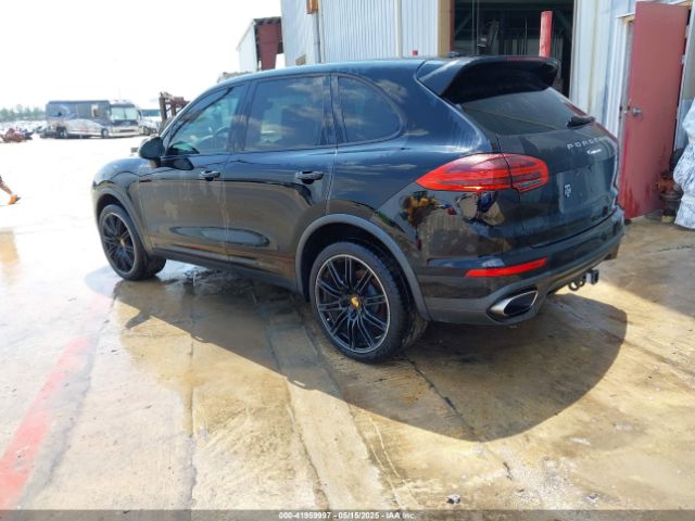 2016 PORSCHE CAYENNE WP1AA2A27GKA14200 Photo 2