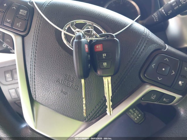 5TDZARFH1HS025343 Toyota Highlander Le