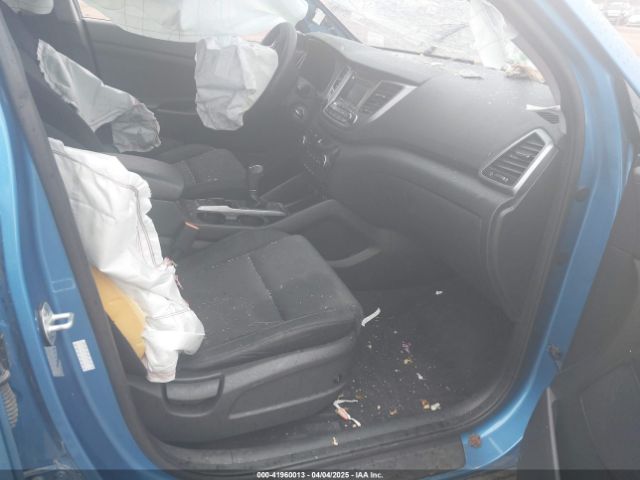 KM8J33A40GU239254 Hyundai TUCSON SE