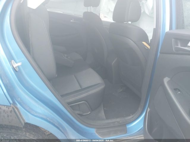 KM8J33A40GU239254 Hyundai TUCSON SE