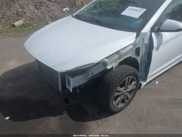 5NPD84LF2JH237322 Hyundai ELANTRA SEL