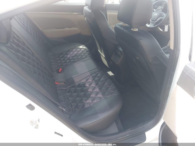 5NPD84LF2JH237322 Hyundai ELANTRA SEL