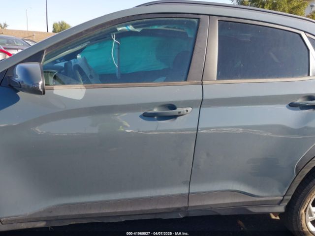 KM8K62AB2NU812222 Hyundai Kona Sel