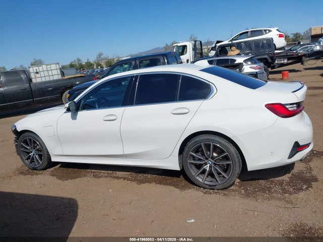 WBA5P7C02MFJ83200 BMW 330e