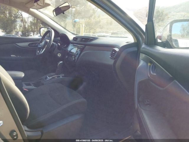 JN1BJ1CP5HW010376 Nissan Rogue Sport S