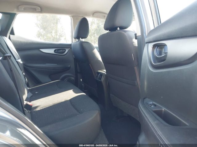 JN1BJ1CP5HW010376 Nissan Rogue Sport S