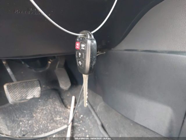 2T1BURHE8JC079006 Toyota COROLLA LE