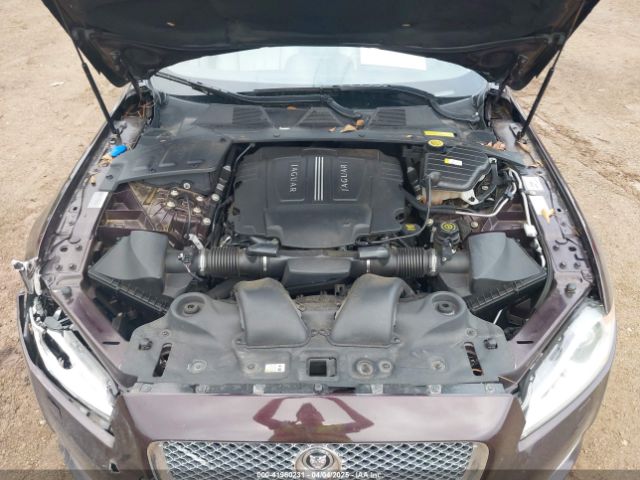 2011 JAGUAR XJ SAJWA2GB9BLV12305 Photo 9