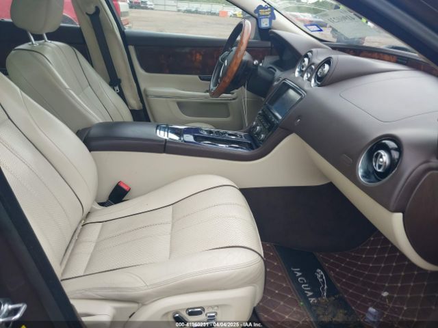 2011 JAGUAR XJ SAJWA2GB9BLV12305 Photo 4