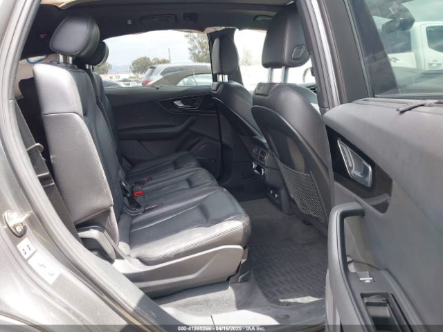 WA1VAAF73KD015837 Audi Q7 55 Premium