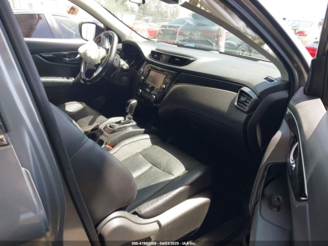 JN1BJ1CP9HW006038 Nissan Rogue Sport Sl