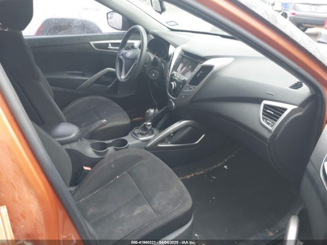 KMHTC6AD2EU210961 Hyundai Veloster Base W/black