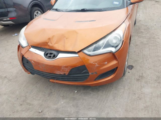 KMHTC6AD2EU210961 Hyundai Veloster Base W/black
