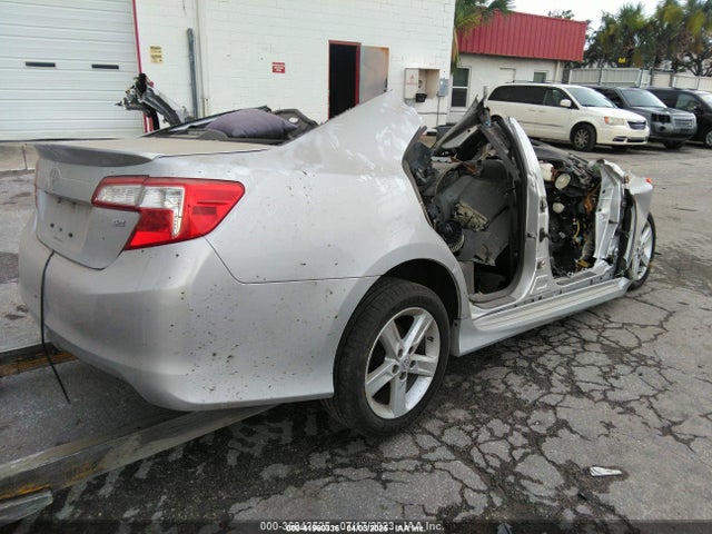 4T1BF1FK9EU370946 Toyota CAMRY SE