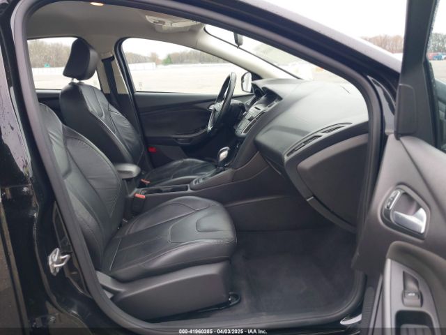 1FADP3F28FL229711 Ford FOCUS SE