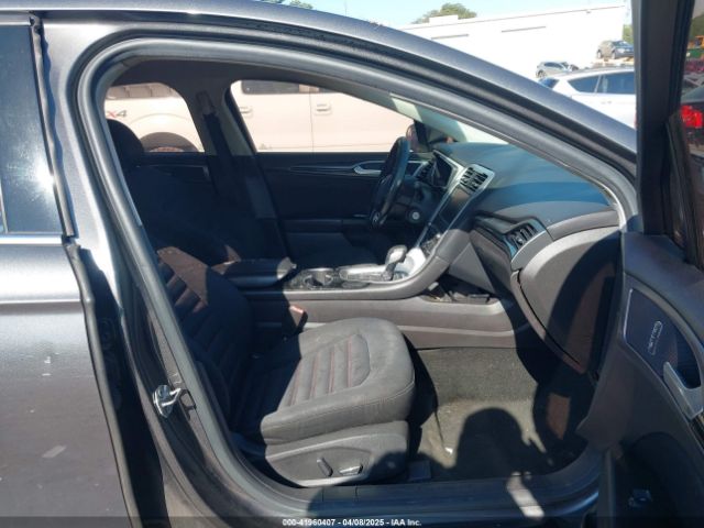 3FA6P0H78GR238010 Ford FUSION SE