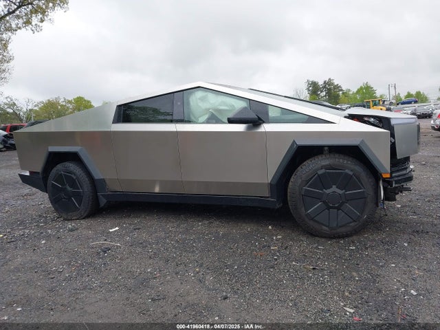 Tesla Cybertruck All-wheel Drive 2024 7G2CEHED7RA041694 Image 12