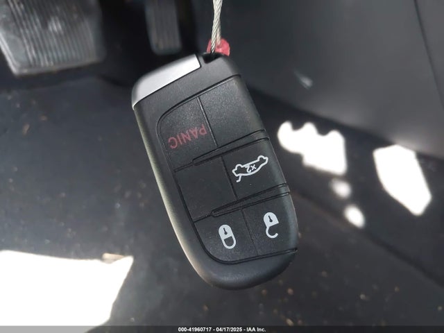 Chrysler 200 Limited 2015 1C3CCCAB4FN603345 Image 11