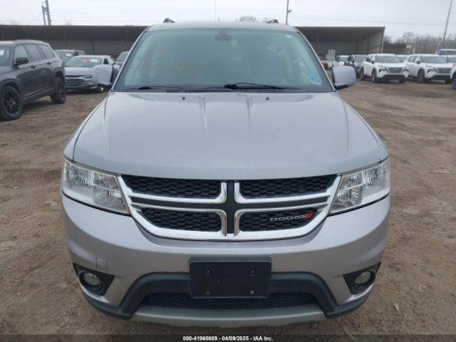 3C4PDCBBXKT810874 Dodge JOURNEY SE