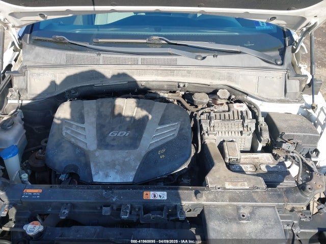 KM8SMDHF5HU257085 Hyundai Santa Fe Se