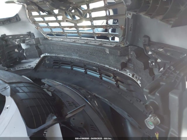 KM8SMDHF5HU257085 Hyundai Santa Fe Se